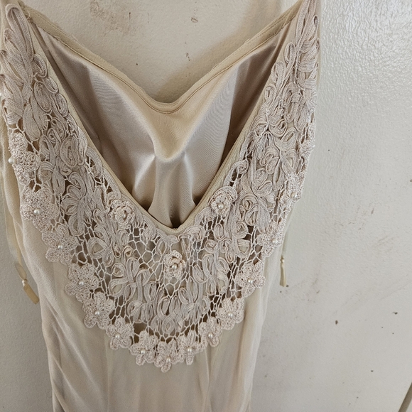 Elegant Dress - Picture 5 of 6